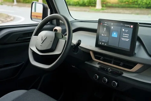 Khoang lái tối giản hiện đại