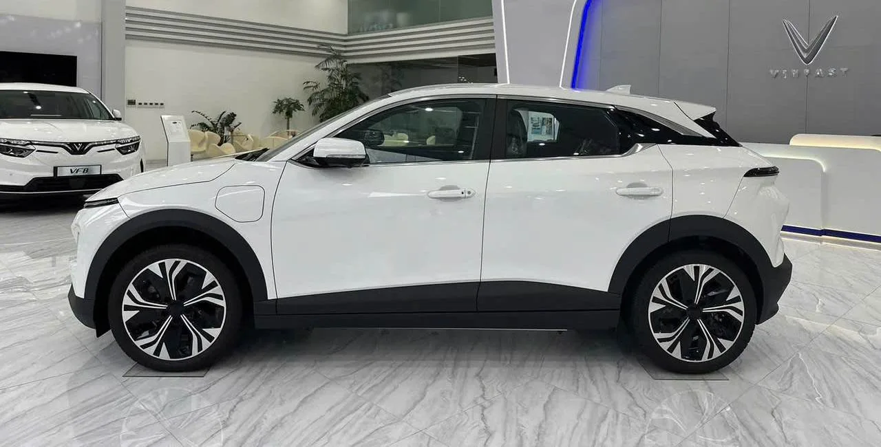 Thân xe năng động