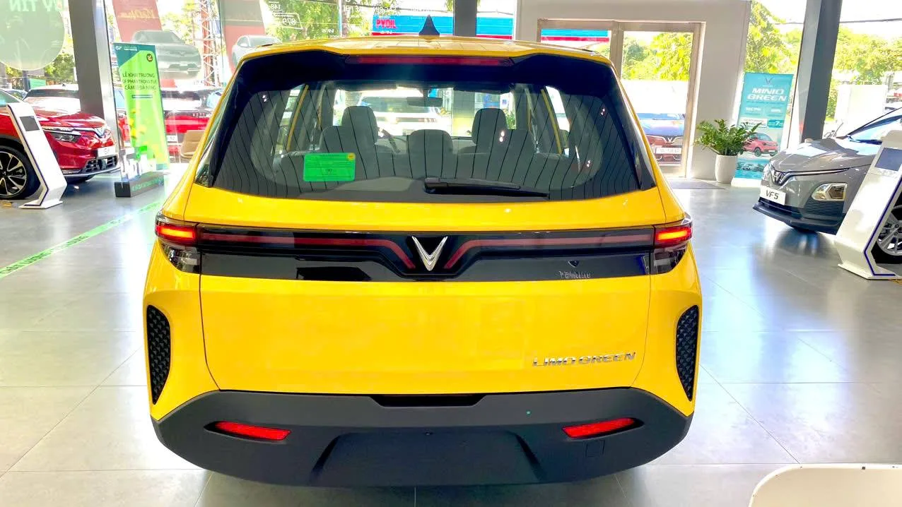 Đuôi xe gọn gàng, tiện dụng